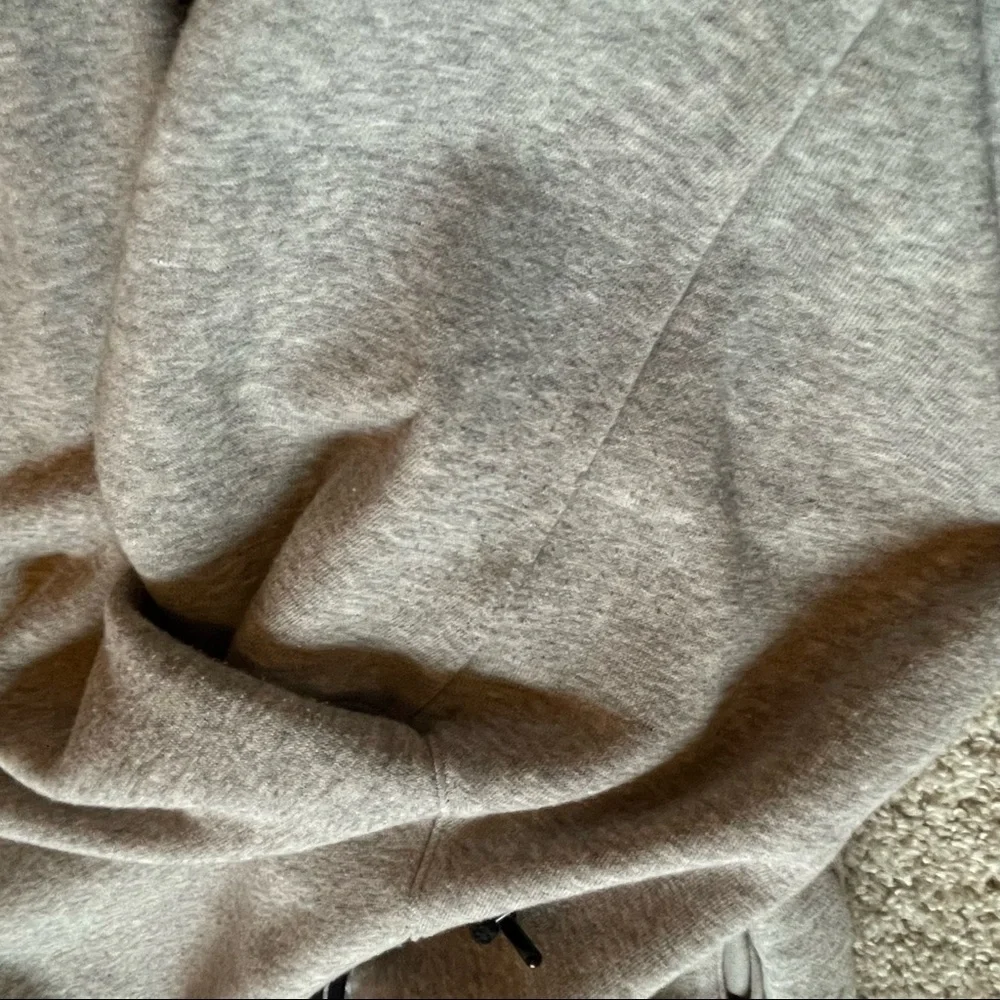 Adidas sweatshirt and pants set - Picture 6 of 6